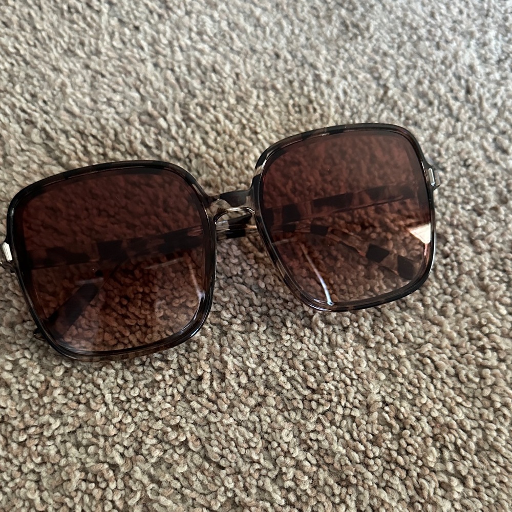 Stylish Brown Square Fashion Sunglasses for Women